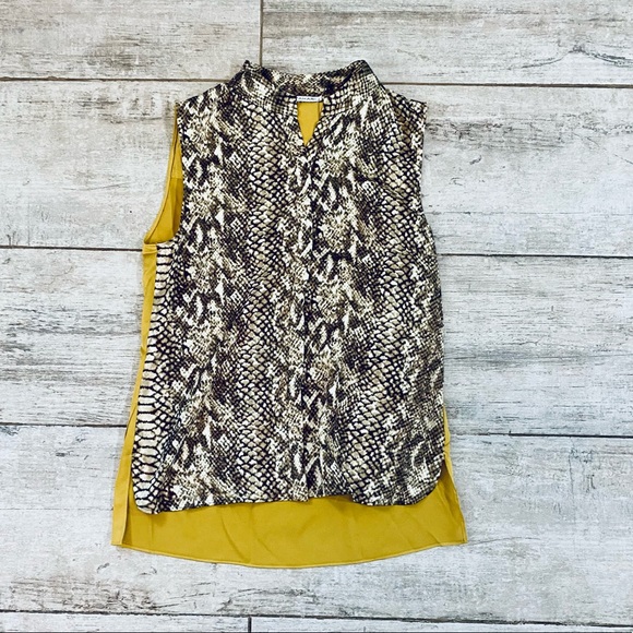 Tahari snake pattern button down sleeveless top size XS - Picture 1 of 5